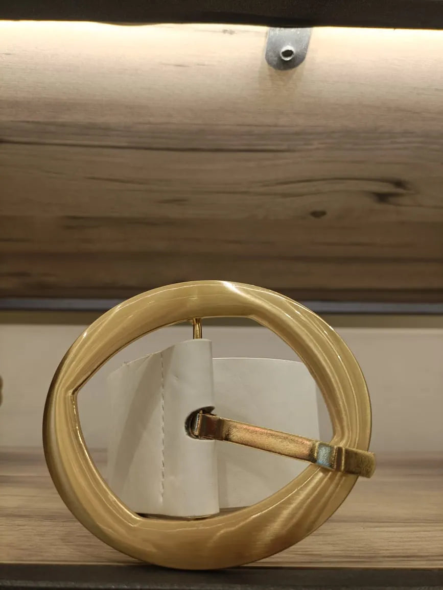 Leather belt for dresses in white stylish women’s accessory