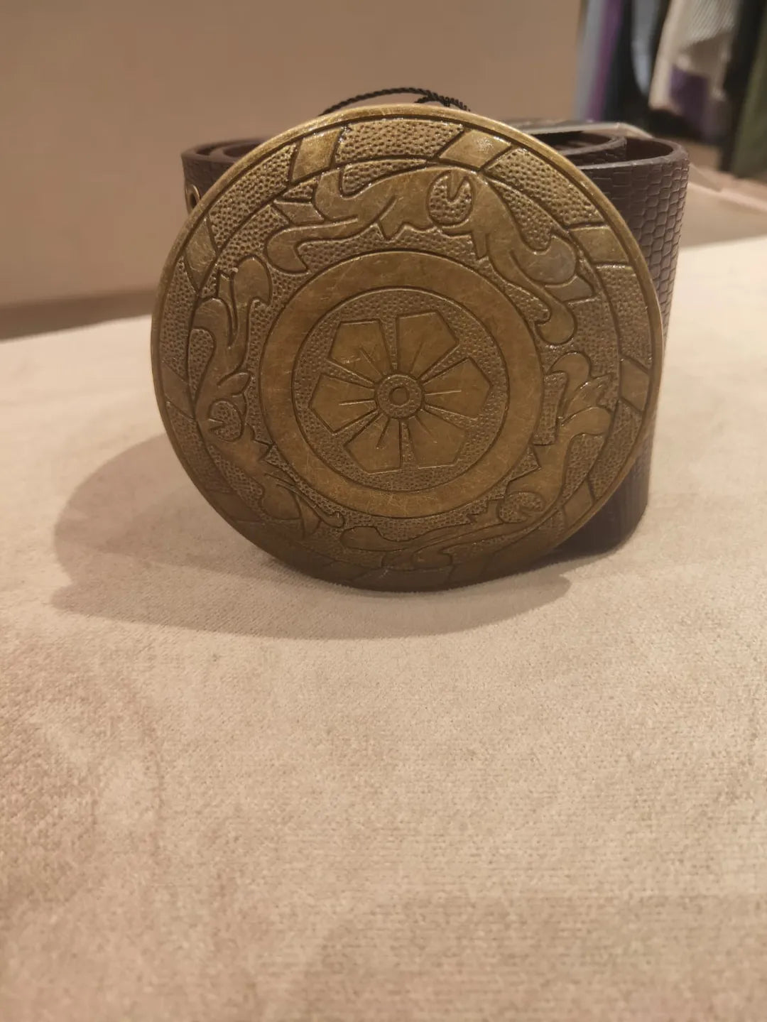 Brown statement belt for dresses with decorative round buckle – stylish accessories for women