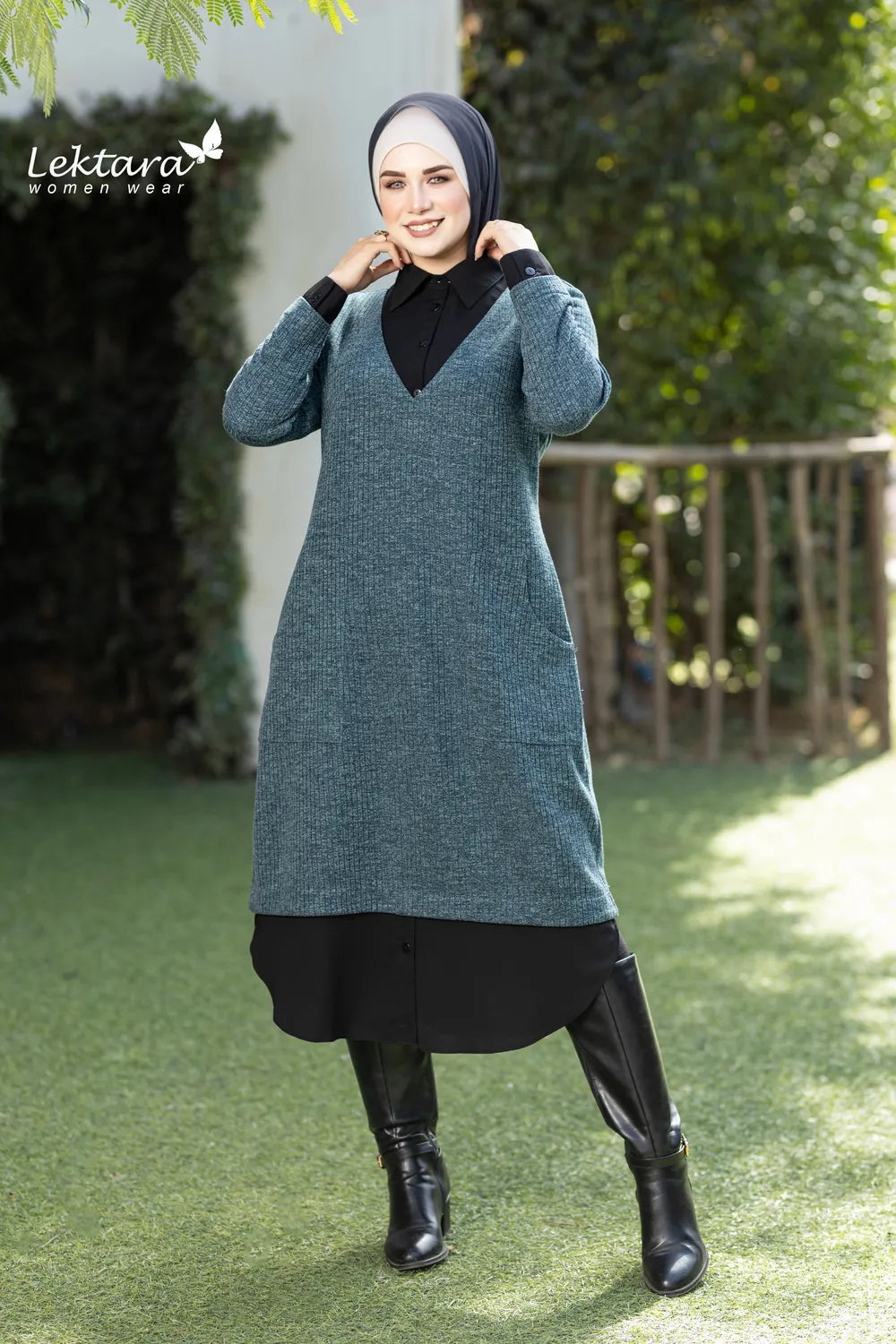 Women's Elegant long dress shirt in petrol blue – front view